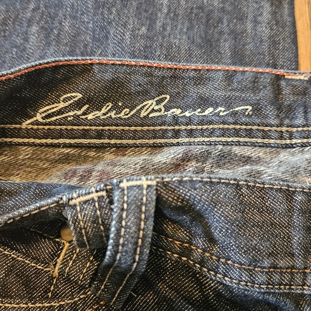 Eddie Bauer button fly size 6 boyfriend relaxed jeans. Like new - Picture 4 of 12